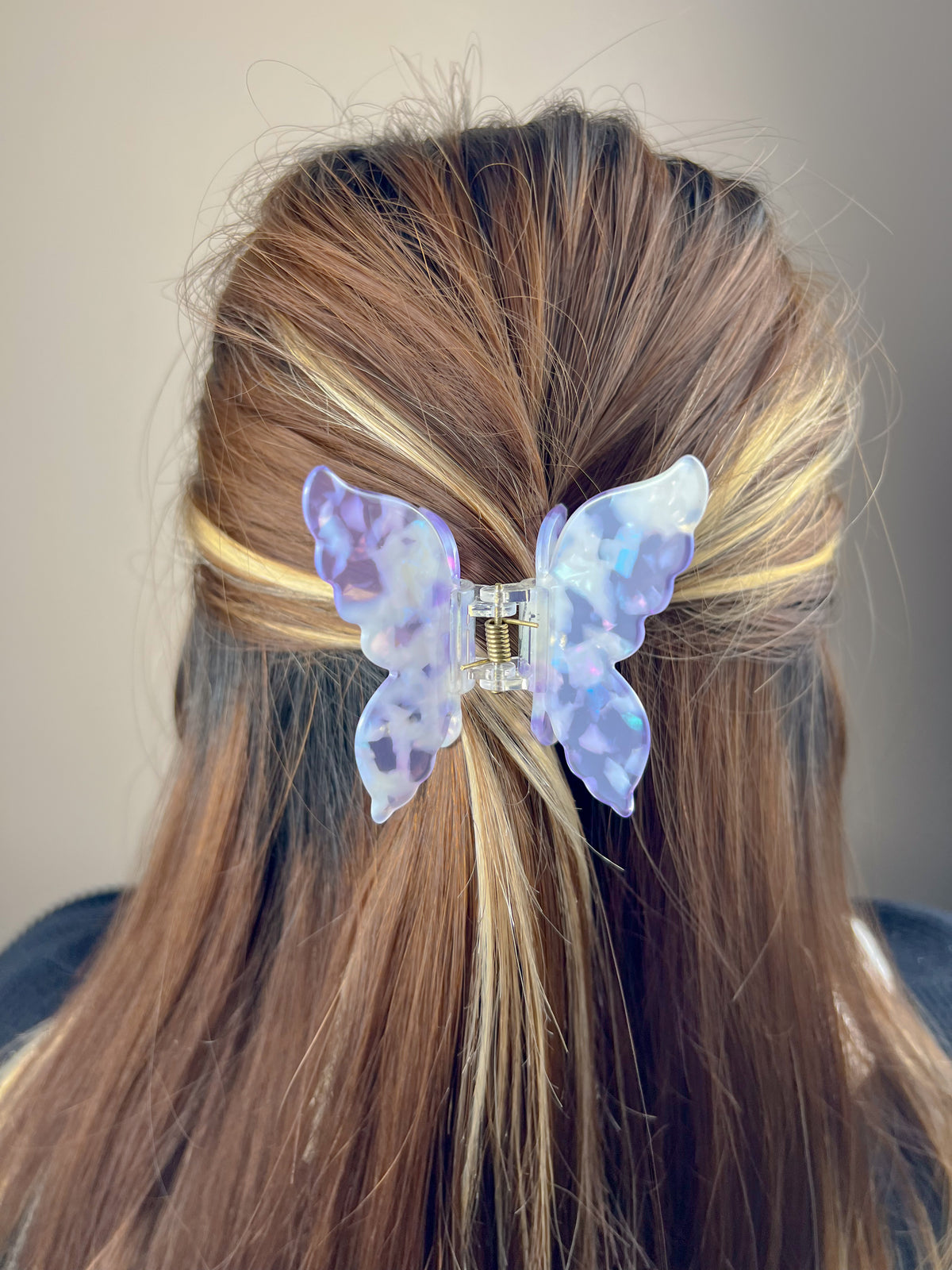 Mini Butterfly Hair Claw in Lilac