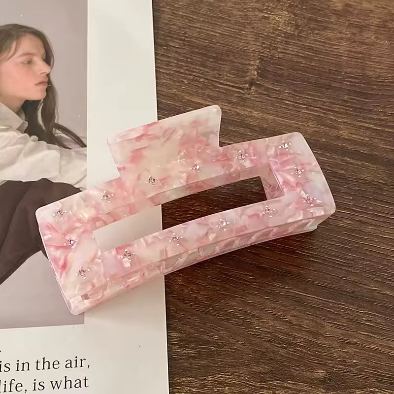 Maye Hair Claw in Sakura