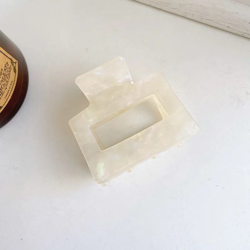 Maye Mini Hair Claw in Iris