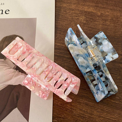 Maye Hair Claw in Sakura