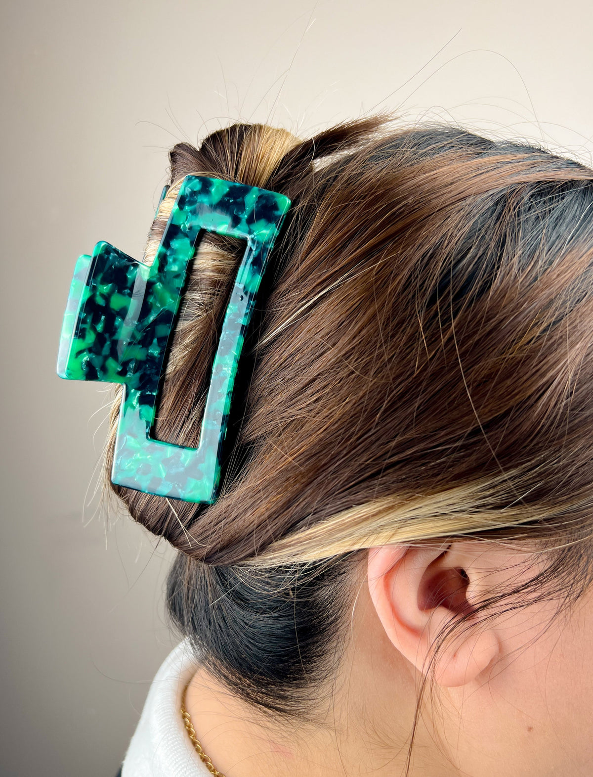Maye Hair Claw in Emerald