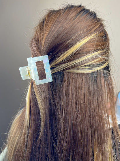 Maye Mini Hair Claw in Iris