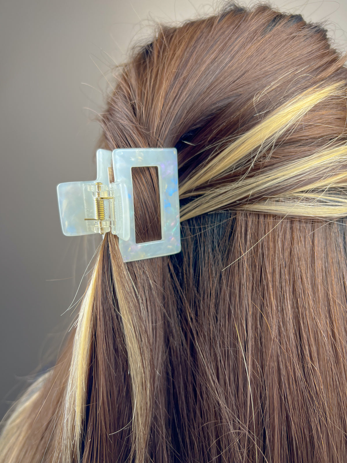 Maye Mini Hair Claw in Iris