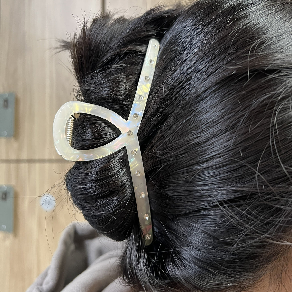 Lulu XL Hair Claw in Iris