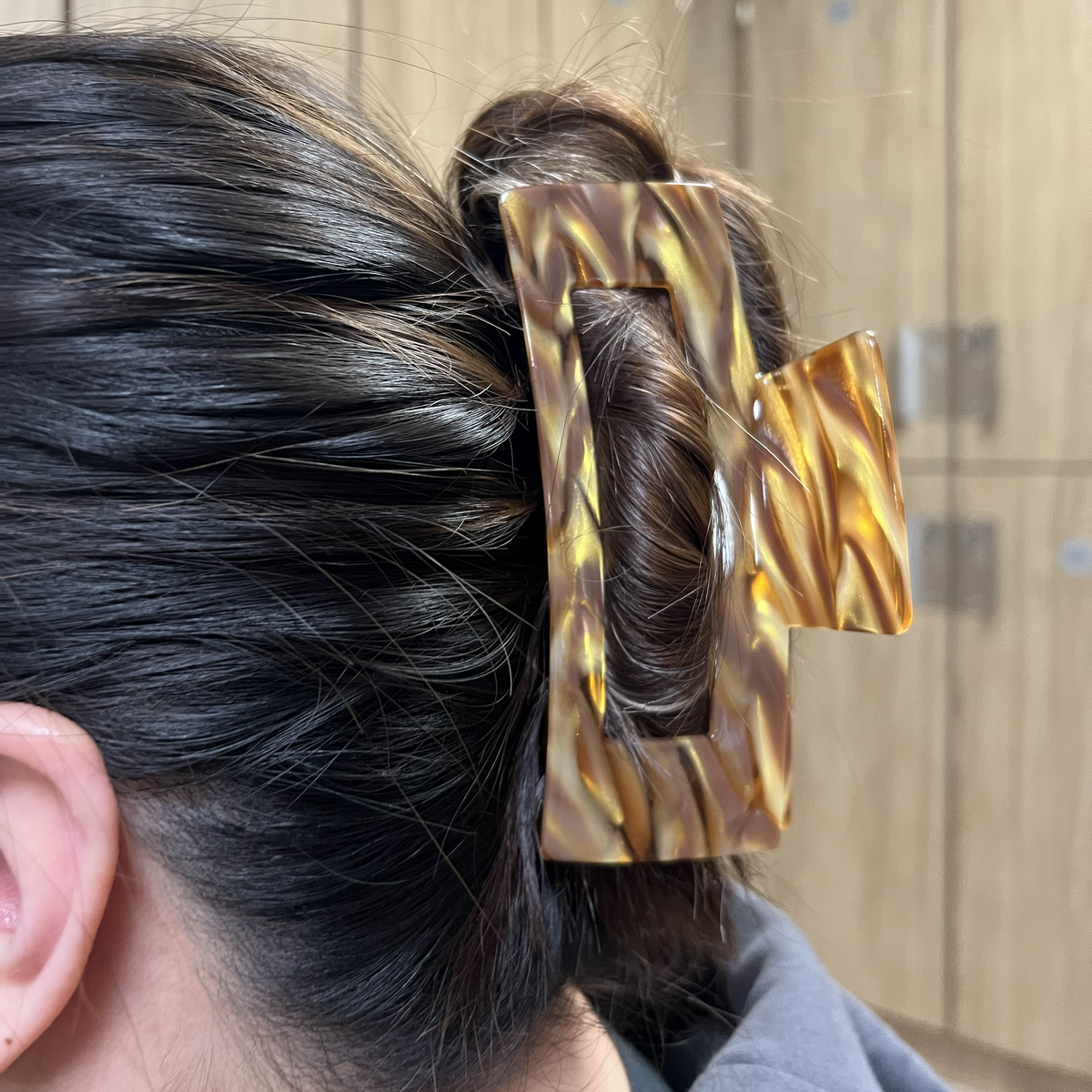 Maye XL Hair Claw in Coco