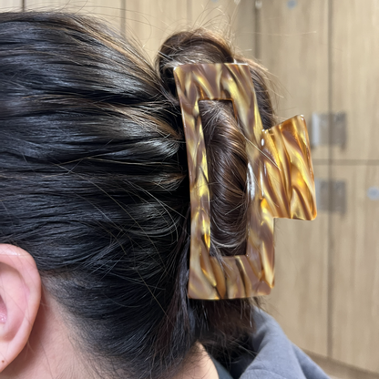 Maye XL Hair Claw in Coco