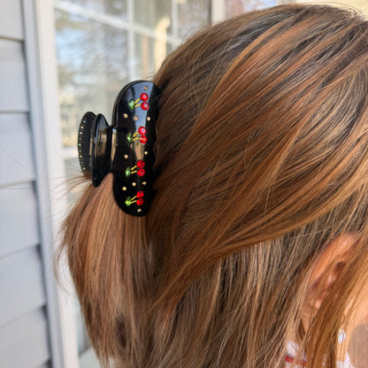 Cherry Small Hair Claw in Noir