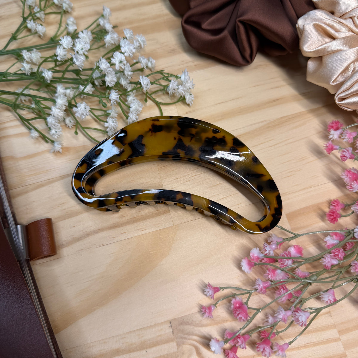 Chesca Hair Claw in Hazel