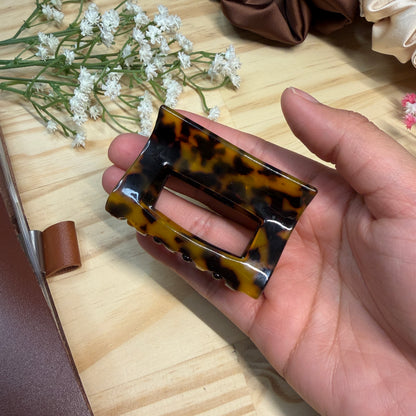 Maye Mini Hair Claw in Hazel