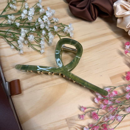 Lulu XL Hair Claw in Sage