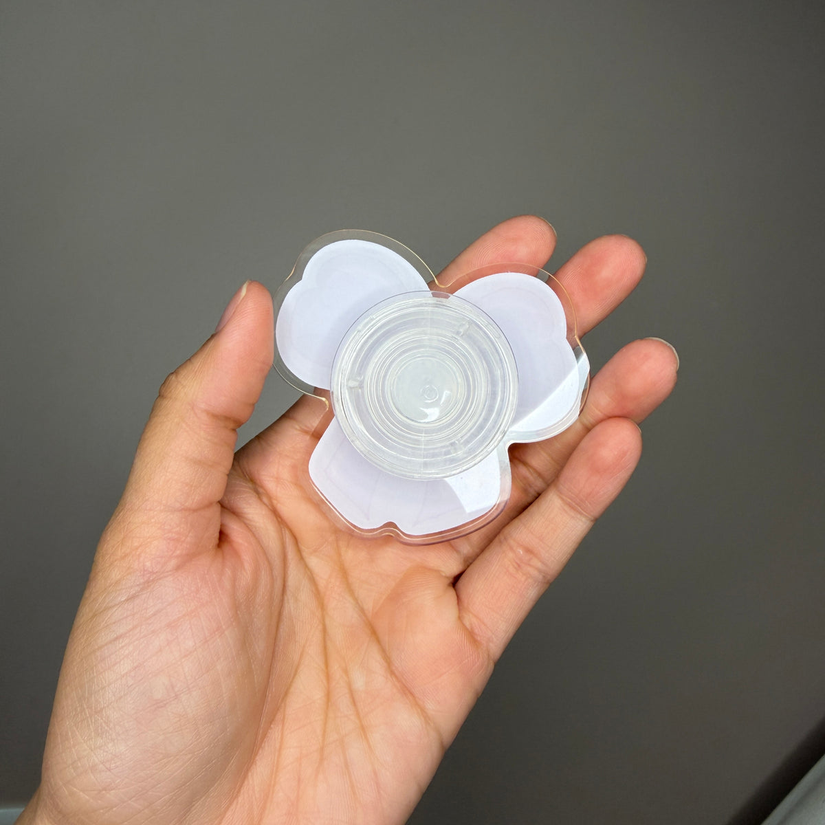 Bow Phone Grip