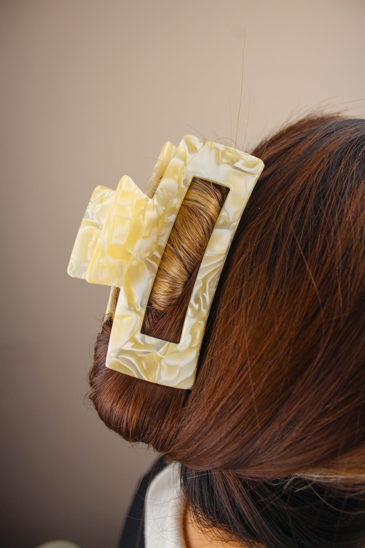 Maye Hair Claw in Sunny