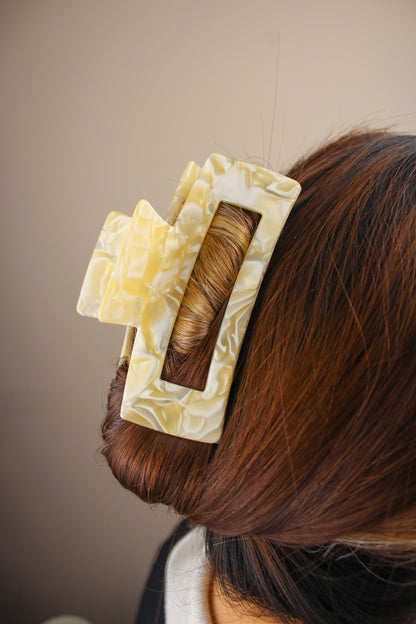 Maye Hair Claw in Sunny