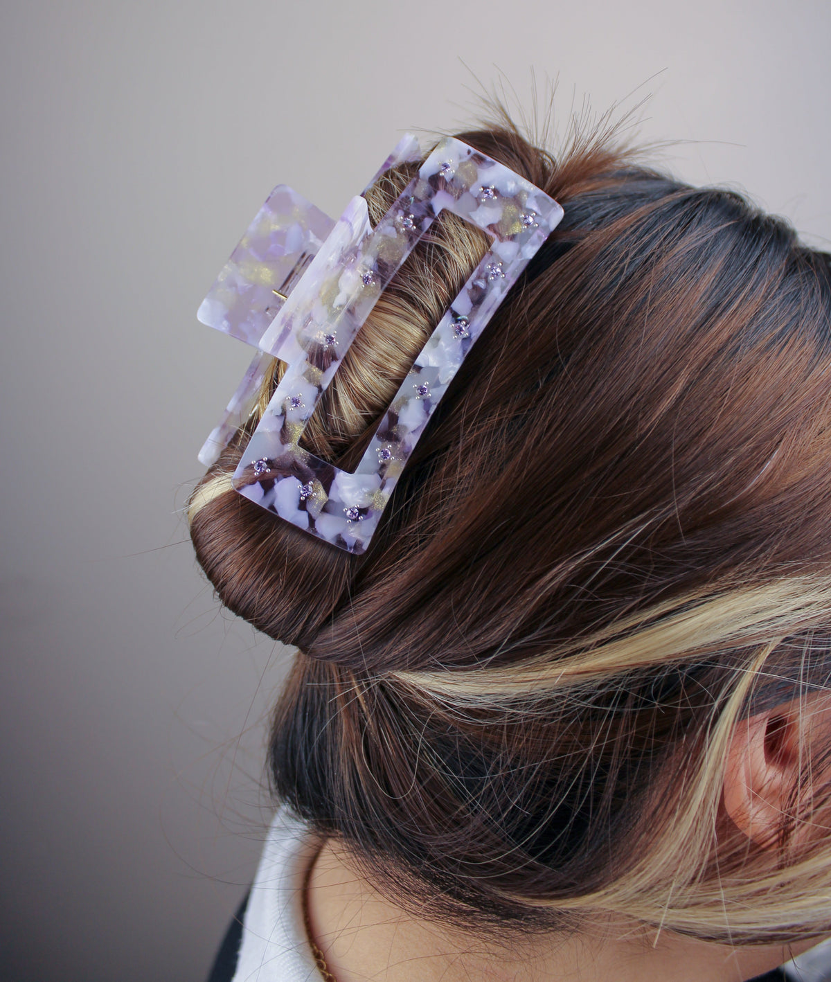 Maye Hair Claw in Lilac