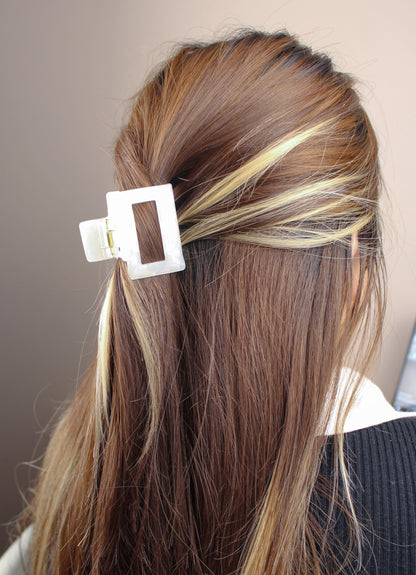 Maye Mini Hair Claw in Iris
